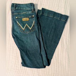 NWOT Wrangler trouser cut jeans